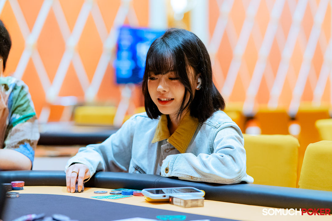 Jingwen Zhou