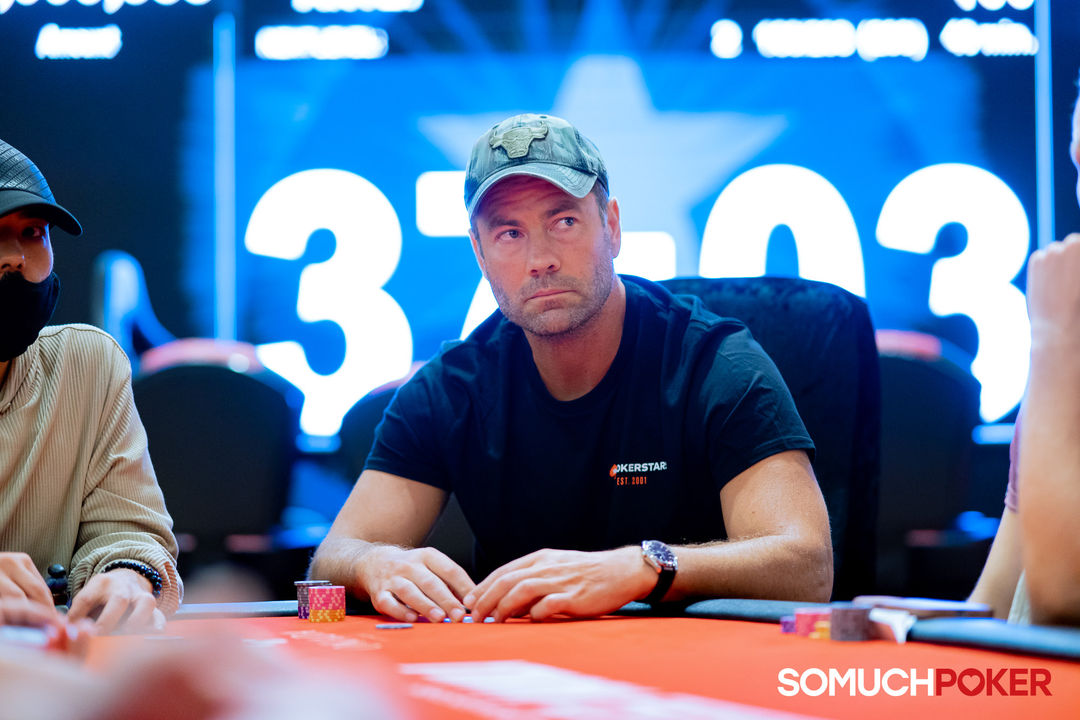 Manila Megastack 23, Adam Placek