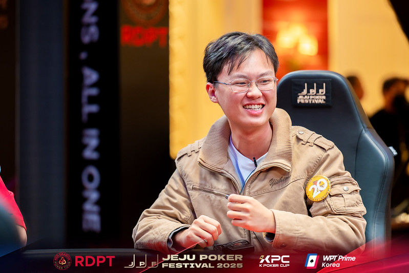 Red Dragon Poker Tourists